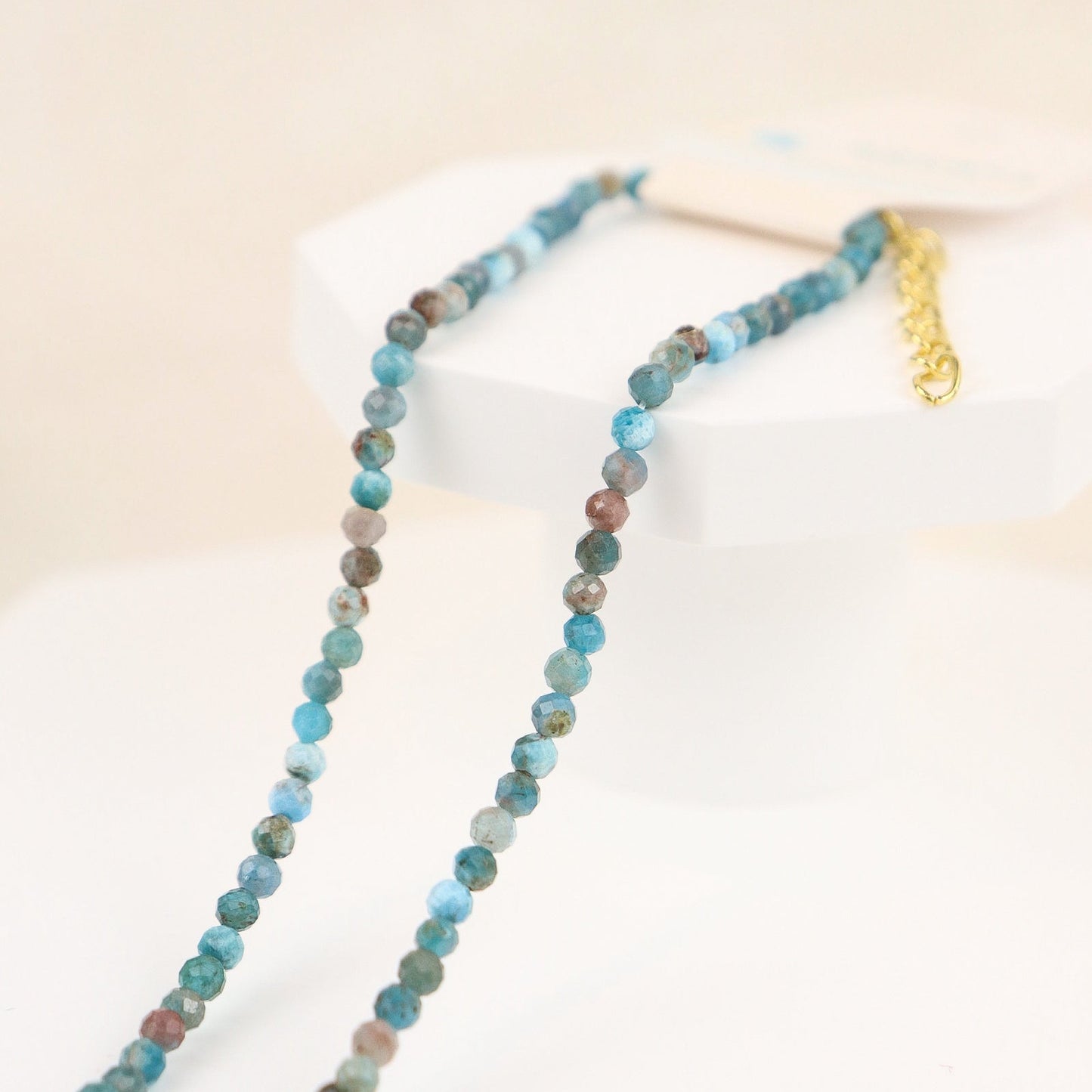 DEEP COVES NECKLACE