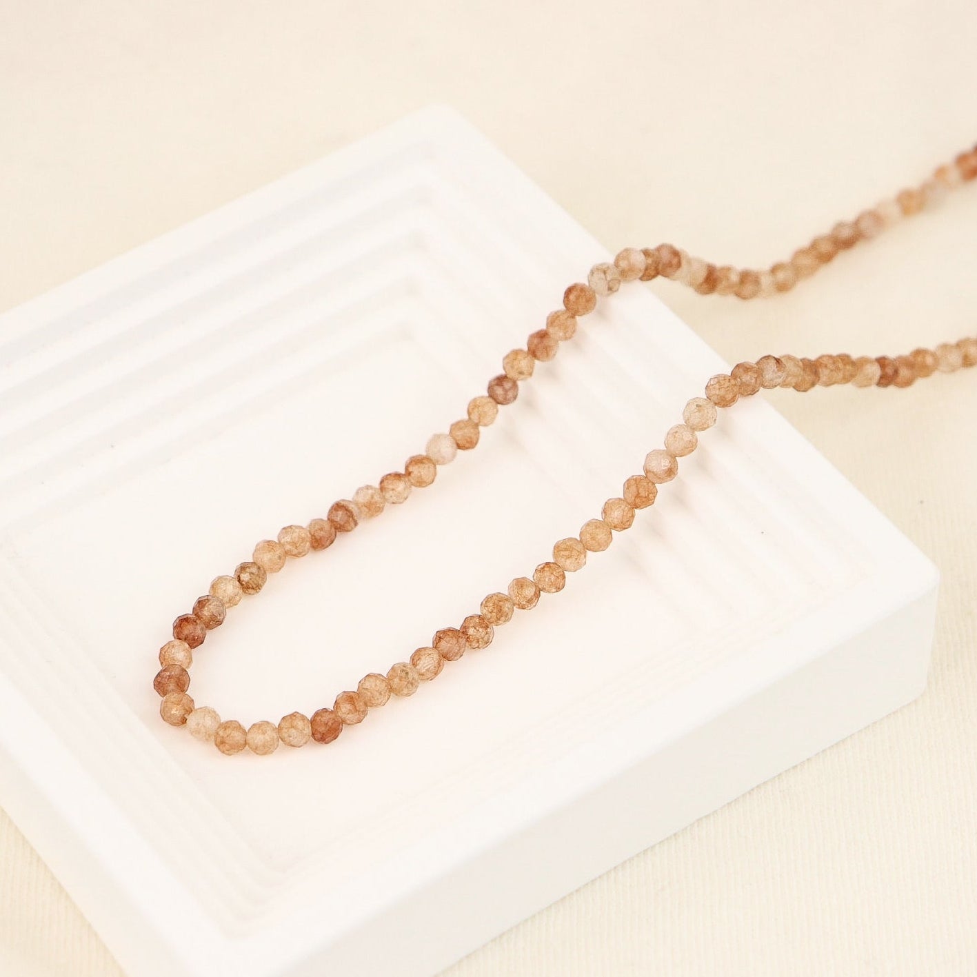 WARM SAND NECKLACE