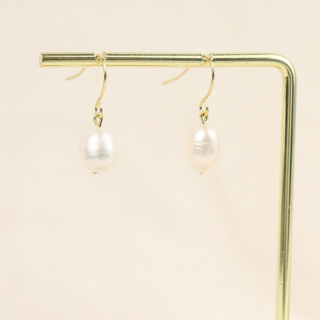 PURE PEARL EARRINGS